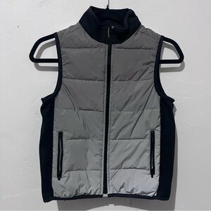 GAP Fit kids Metallic Grey/Blk Reflective Puffer Vest